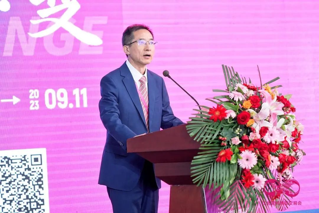 2023中國·江北瓷磚博覽交易會(huì)今天盛大啟幕3.jpg